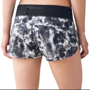 Lululemon Speed Short, Size 8 Watercolor Roses New